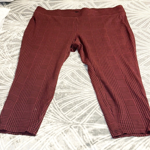 Torrid Red Black Houndstooth Pants NWOT SZ PLUS 4 - Picture 2 of 7
